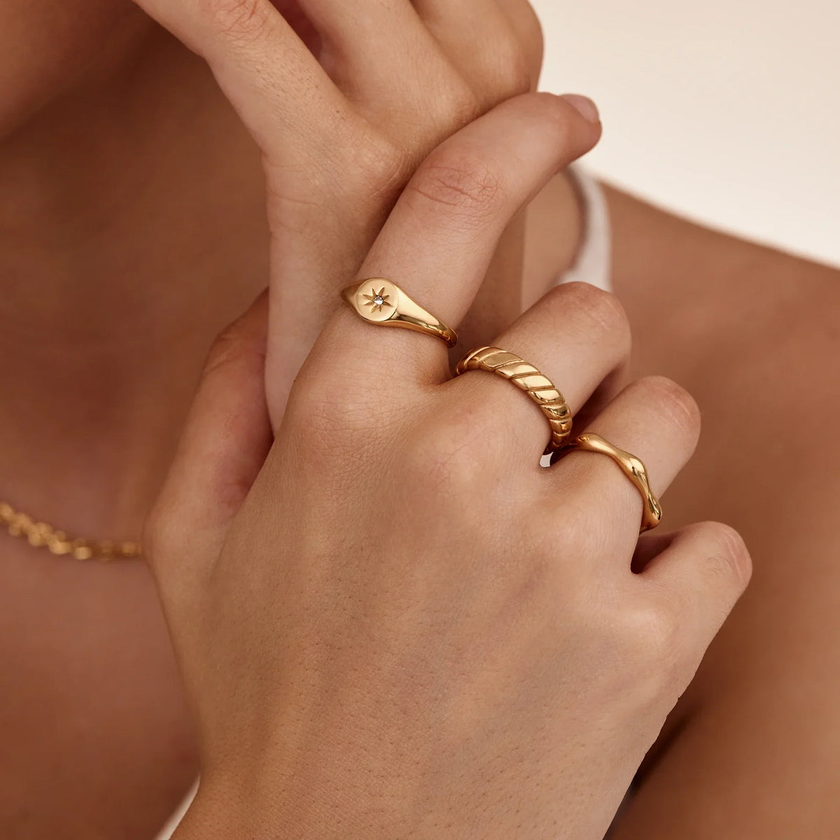 Stella Signet Ring