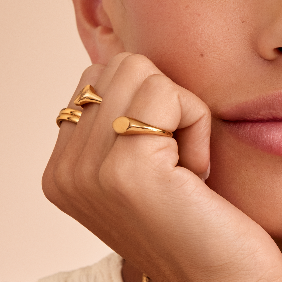 Essential Signet Ring
